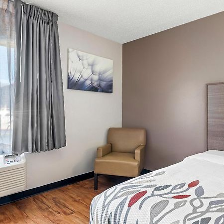 Red Roof Inn Charlotte - University Экстерьер фото