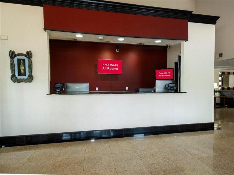 Red Roof Inn Charlotte - University Экстерьер фото