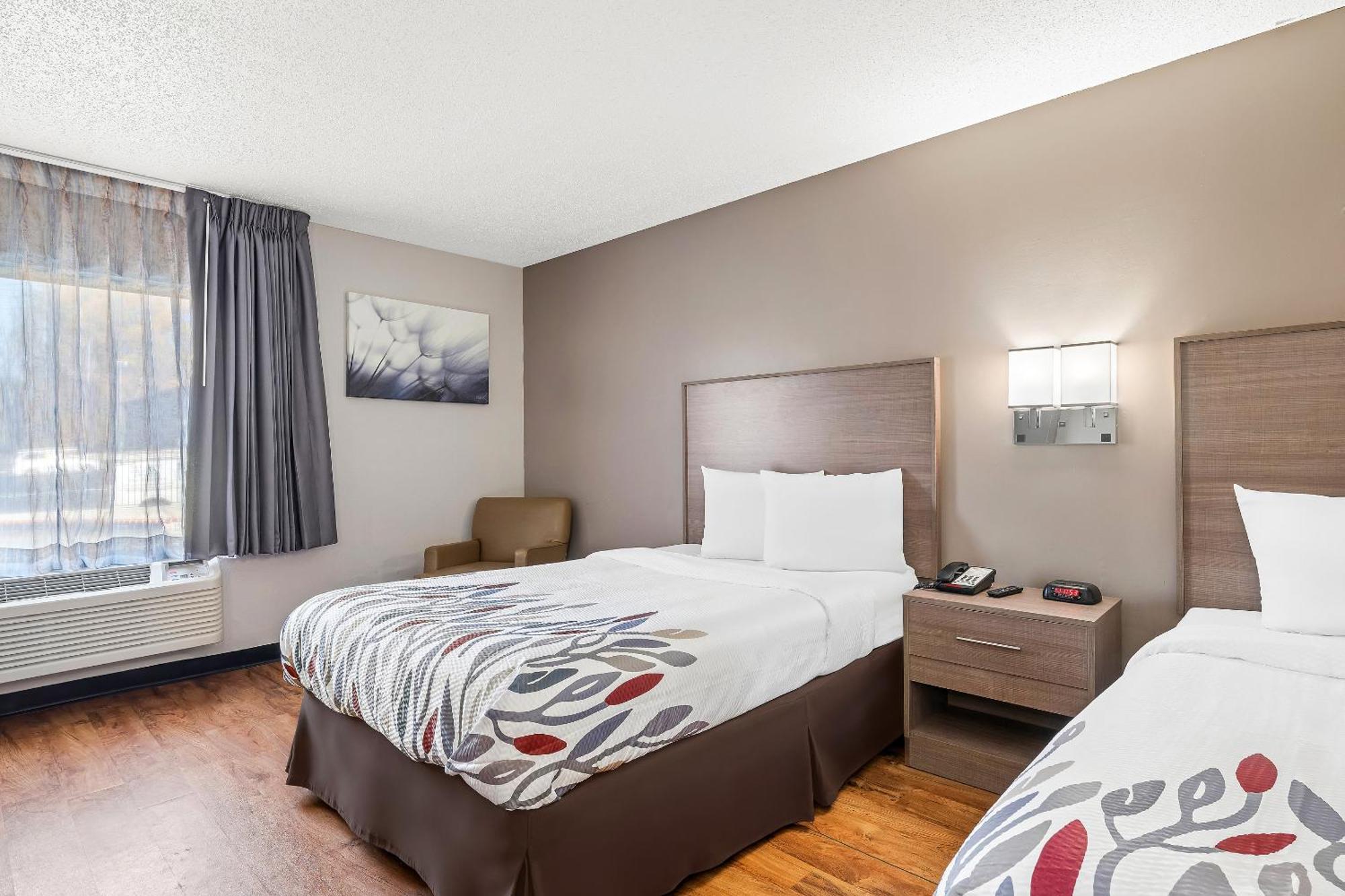 Red Roof Inn Charlotte - University Экстерьер фото