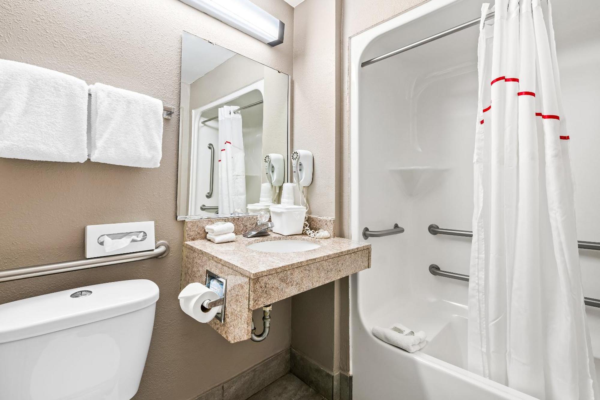 Red Roof Inn Charlotte - University Экстерьер фото