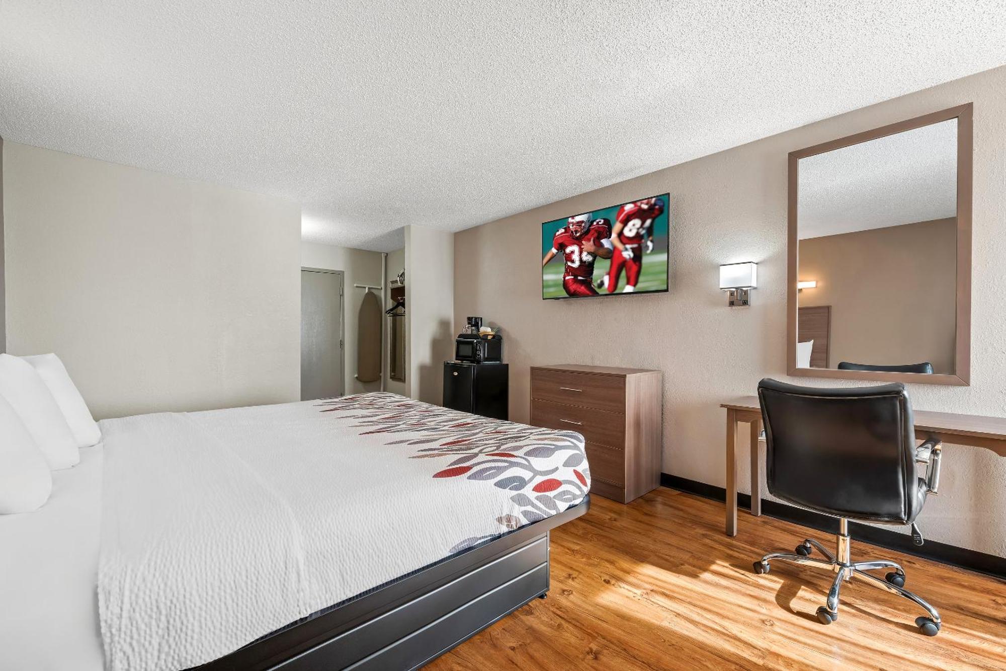 Red Roof Inn Charlotte - University Экстерьер фото