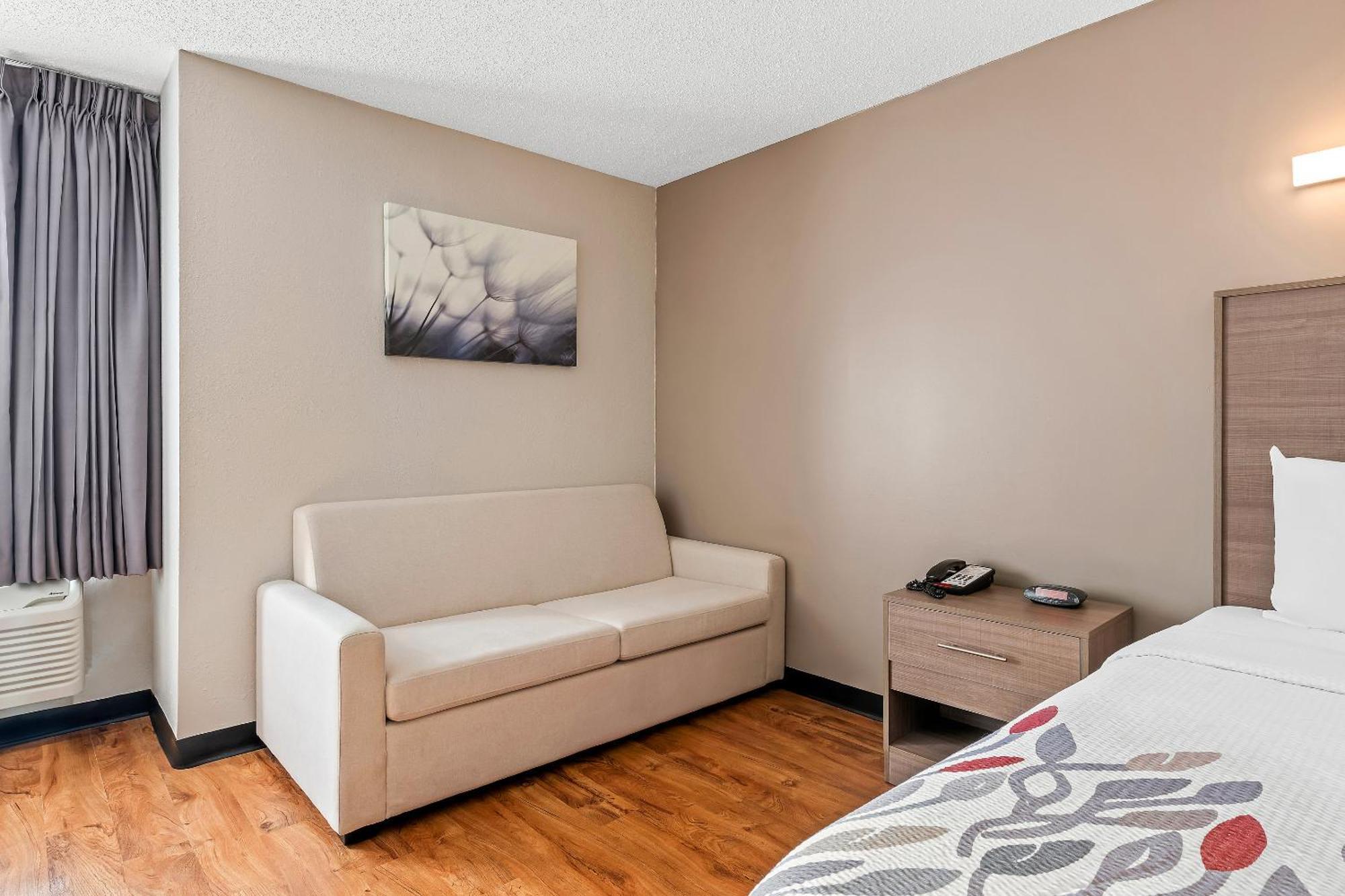 Red Roof Inn Charlotte - University Экстерьер фото