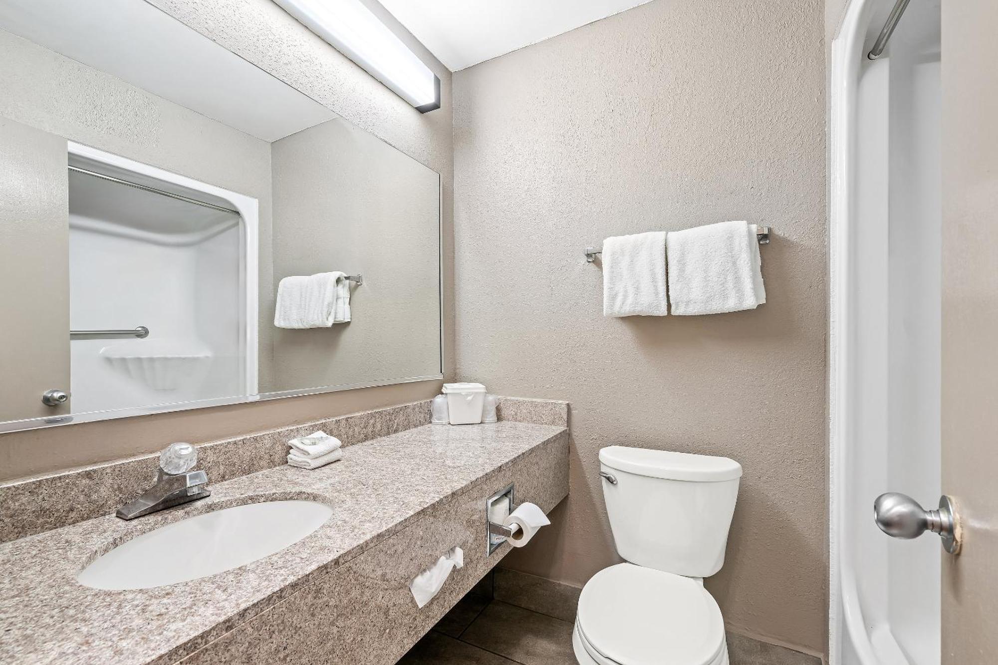 Red Roof Inn Charlotte - University Экстерьер фото