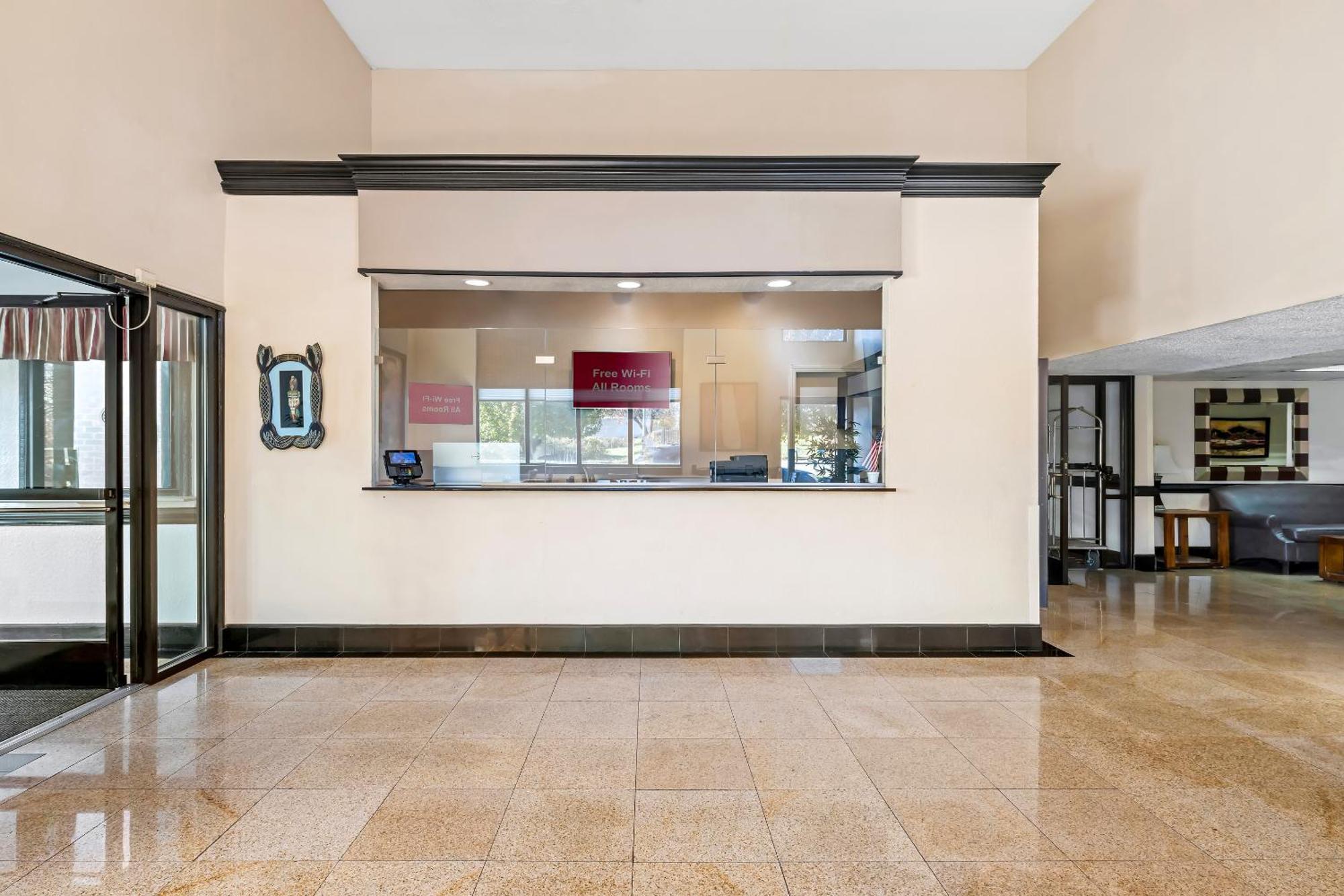Red Roof Inn Charlotte - University Экстерьер фото