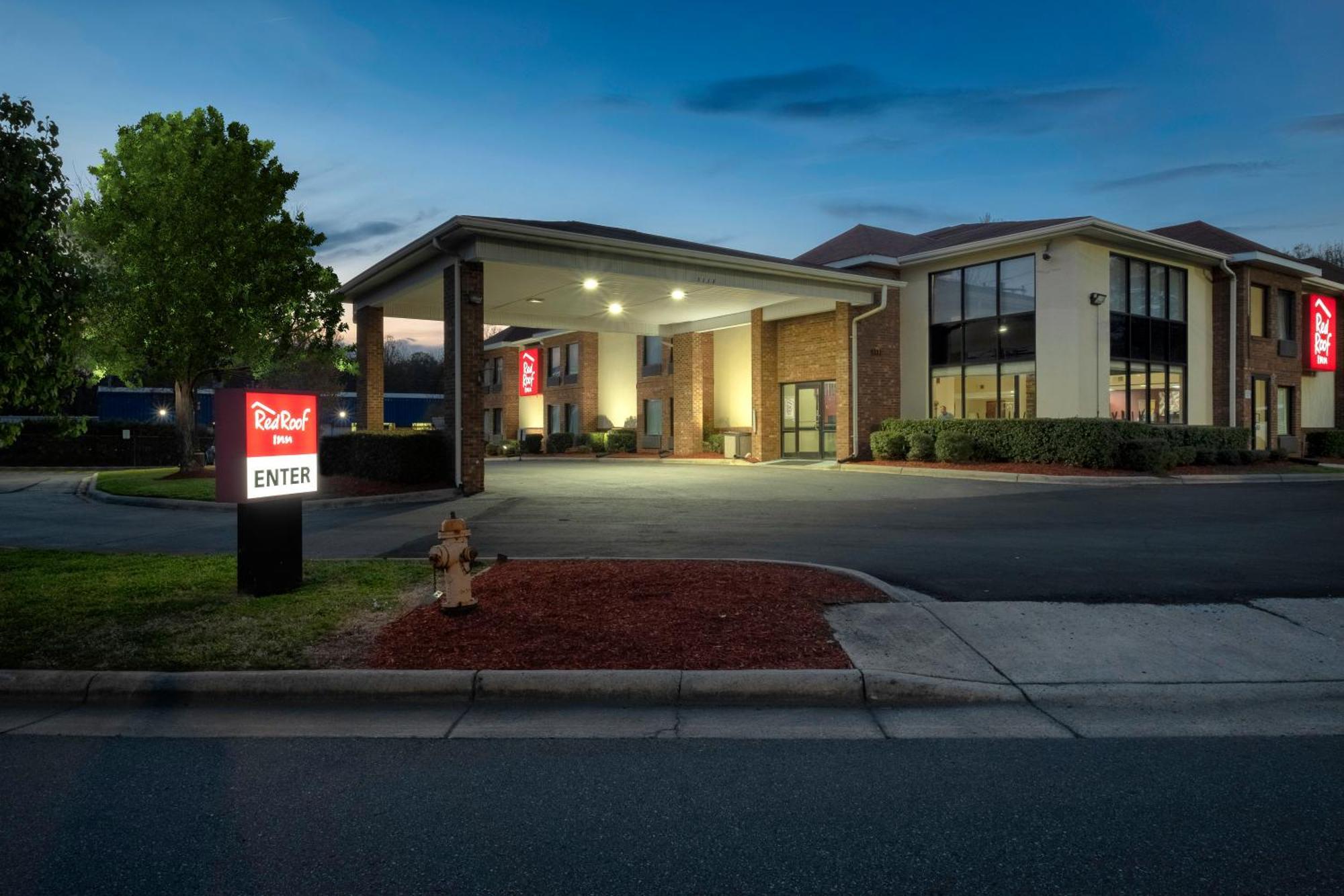 Red Roof Inn Charlotte - University Экстерьер фото