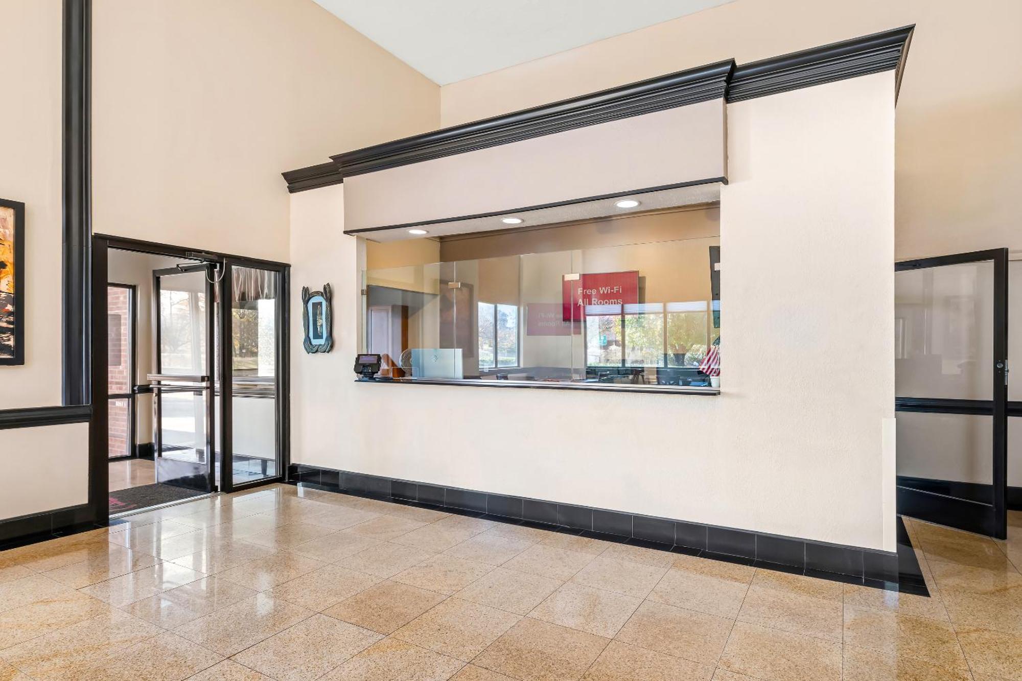 Red Roof Inn Charlotte - University Экстерьер фото