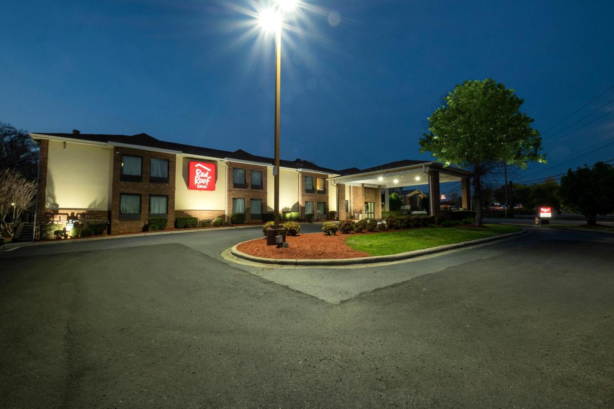 Red Roof Inn Charlotte - University Экстерьер фото