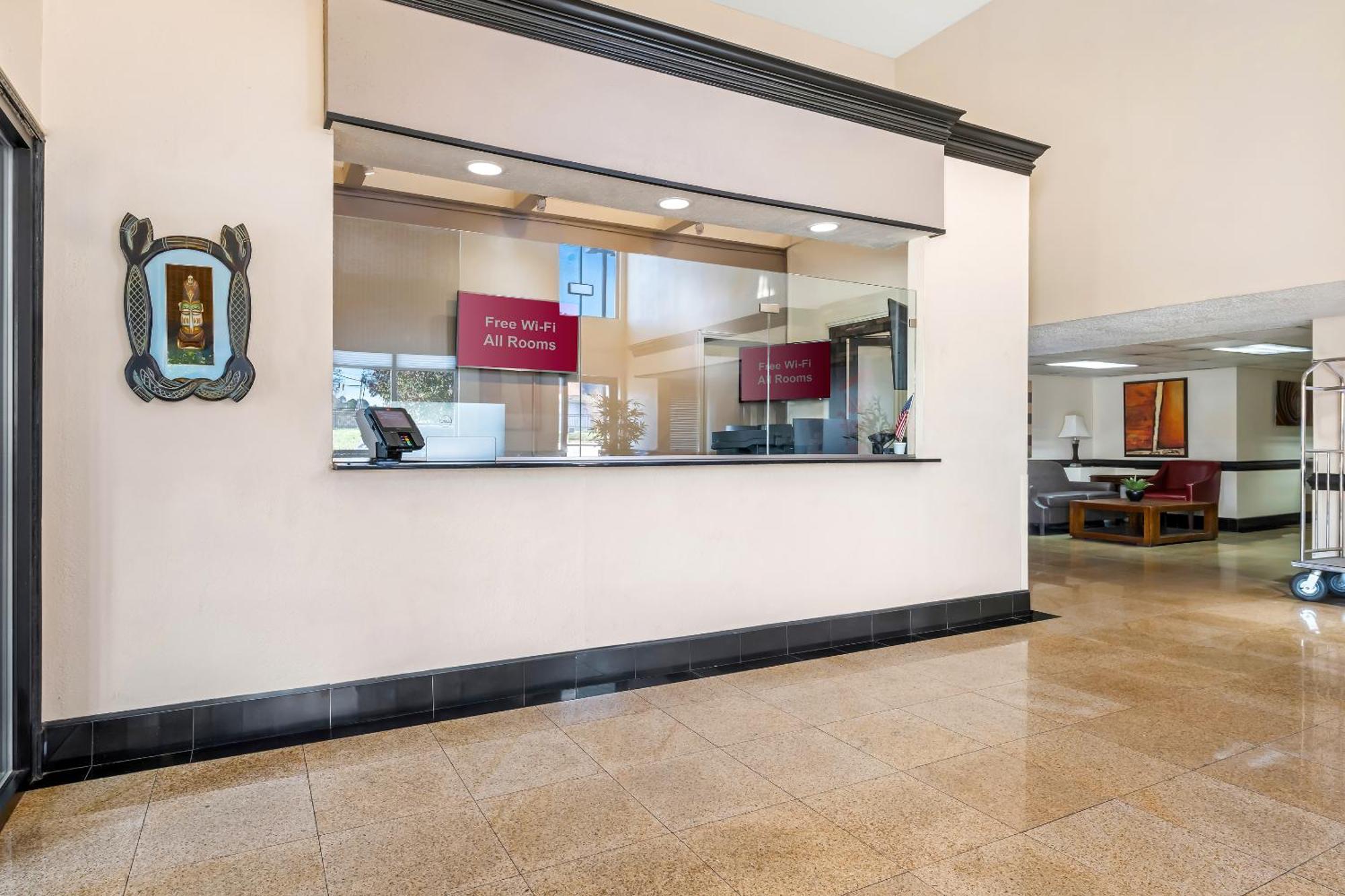 Red Roof Inn Charlotte - University Экстерьер фото