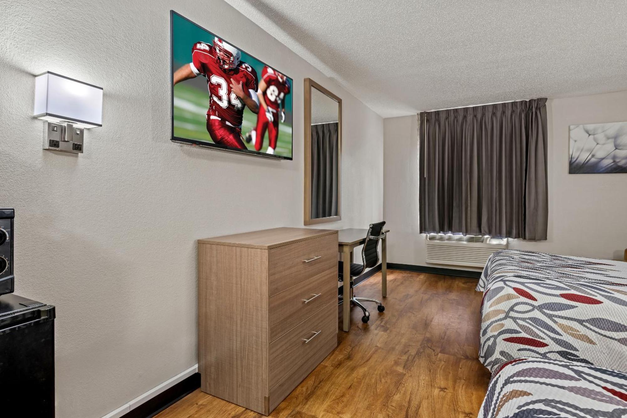 Red Roof Inn Charlotte - University Экстерьер фото