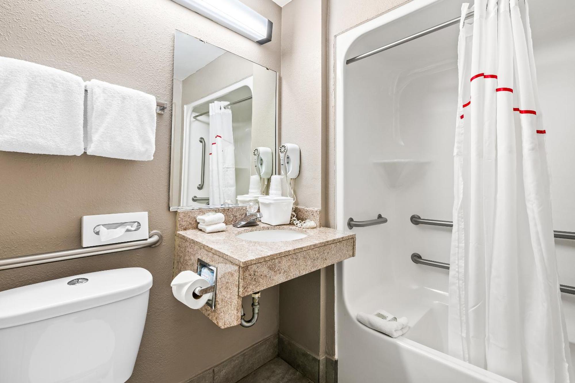 Red Roof Inn Charlotte - University Экстерьер фото