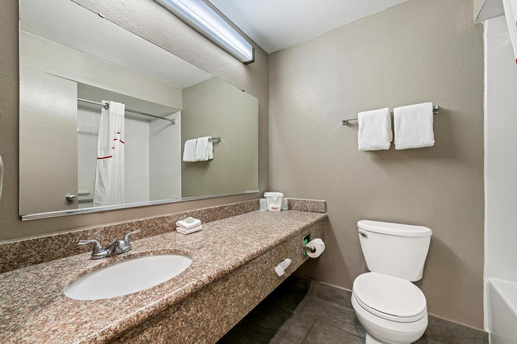 Red Roof Inn Charlotte - University Экстерьер фото